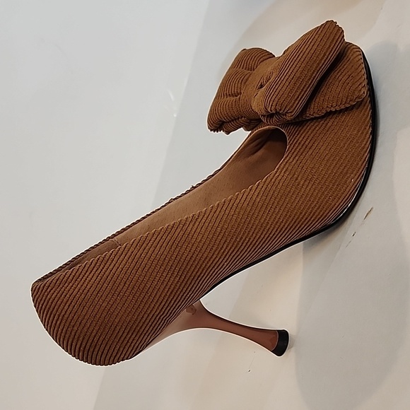 Jeffrey Campbell Cognac Puffy Bow Pumps Disney Minnie Mouse Size 7.5 NWOT - Picture 7 of 10